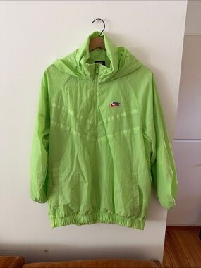 Nike retro windbreaker